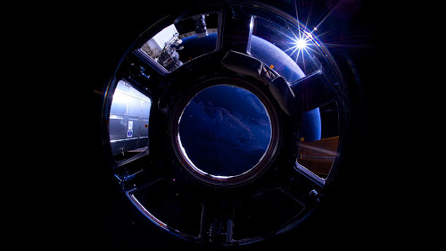 Window Space ISS Live Wallpaper
